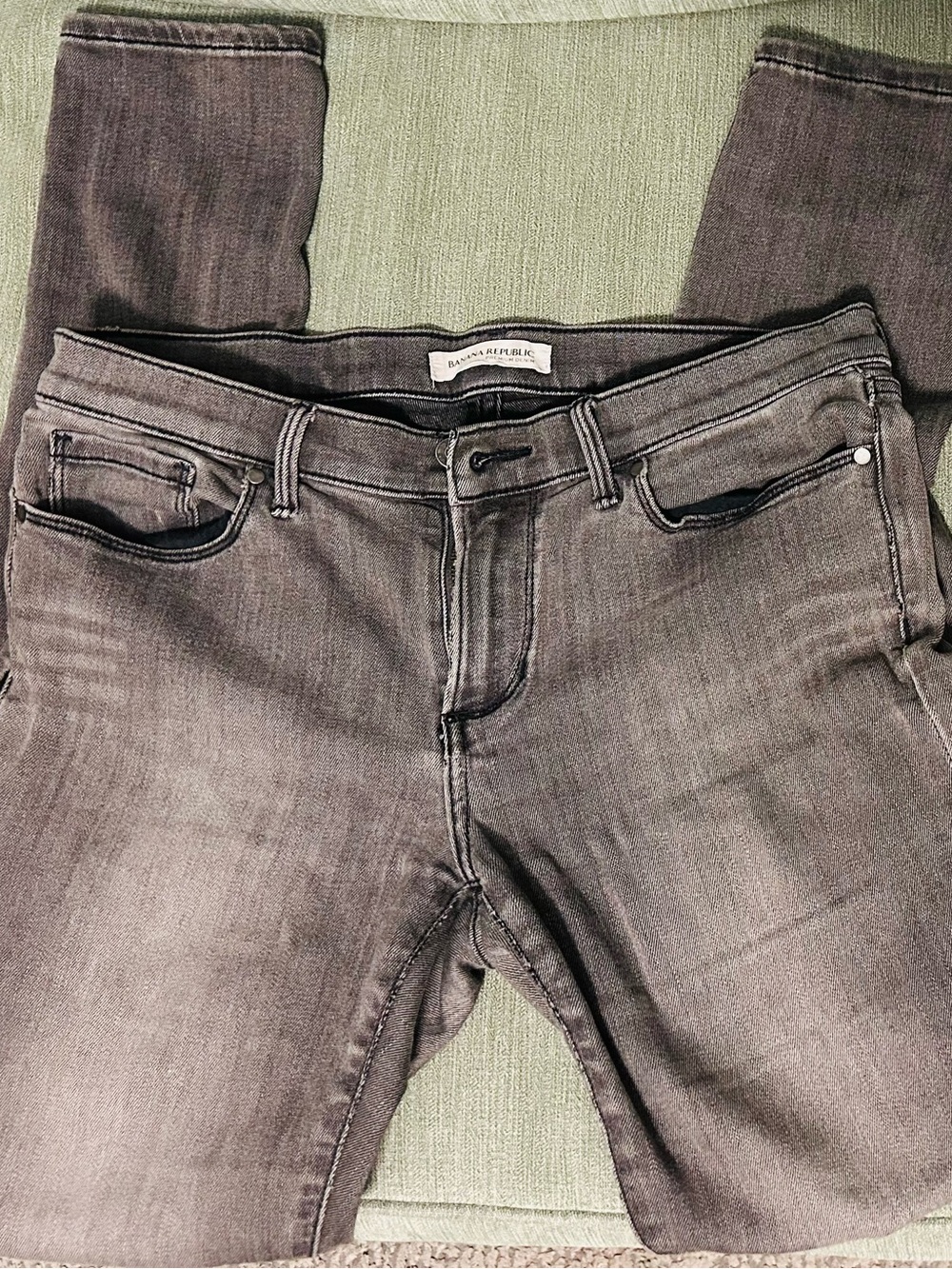 Banana Republic Women's Gray Skinny (28) Jeans Distressed with black thread